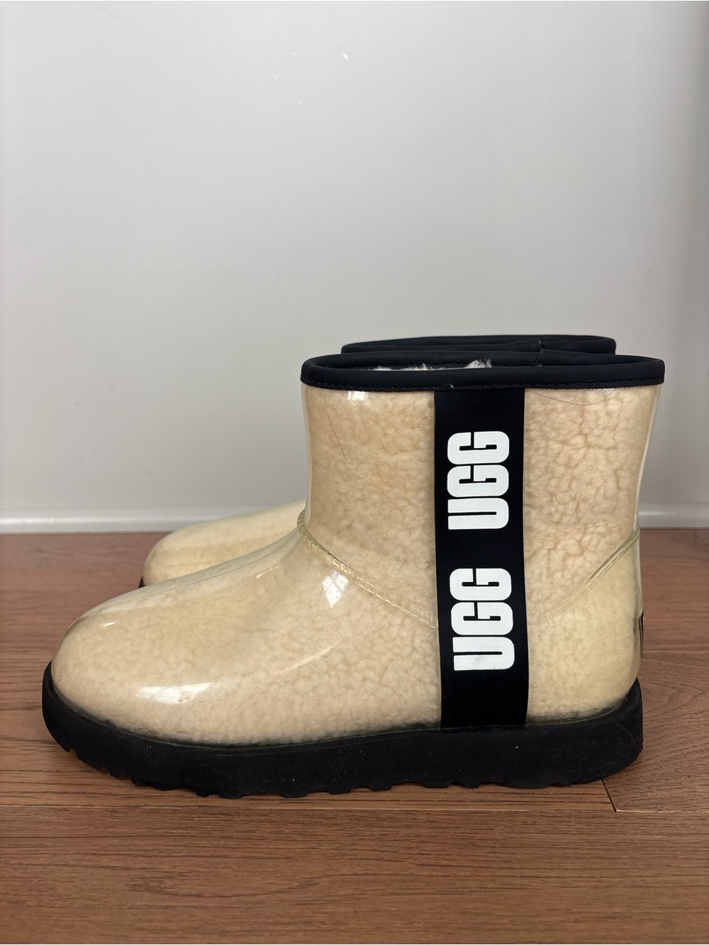 UGG Classic Clear Mini Rain Boots Size 8